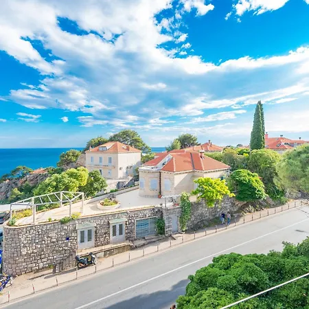 Luce Royal - One Bedroom With Balcony And Sea View Apartment *