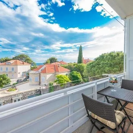 Appartement Luce Royal - One Bedroom With Balcony And Sea View