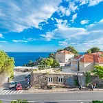 Luce Royal - One Bedroom With Balcony And Sea View Daire