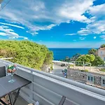 Daire Luce Royal - One Bedroom With Balcony And Sea View